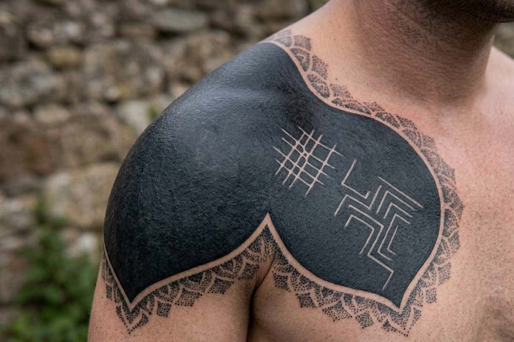 20+ Eye-Catching Shoulder Cover Up Tattoo Designs To Try