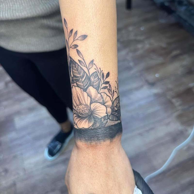 Black and Gray Tattoos: Elegant Designs That Never Go Out of Style