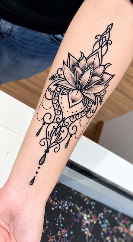 Black and Gray Tattoos: Elegant Designs That Never Go Out of Style