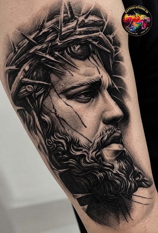 Realistic Statue Tattoo: Turning Iconic Sculptures Into Skin Art