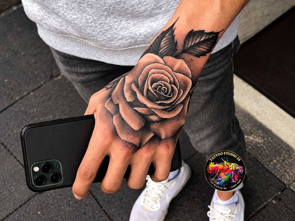 Should You Tattoo Your Fingers, Hands Or Feet? What To Consider