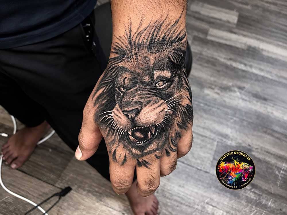 Should You Tattoo Your Fingers, Hands Or Feet? What To Consider