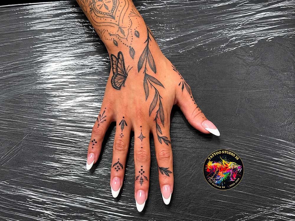 Should You Tattoo Your Fingers, Hands Or Feet? What To Consider